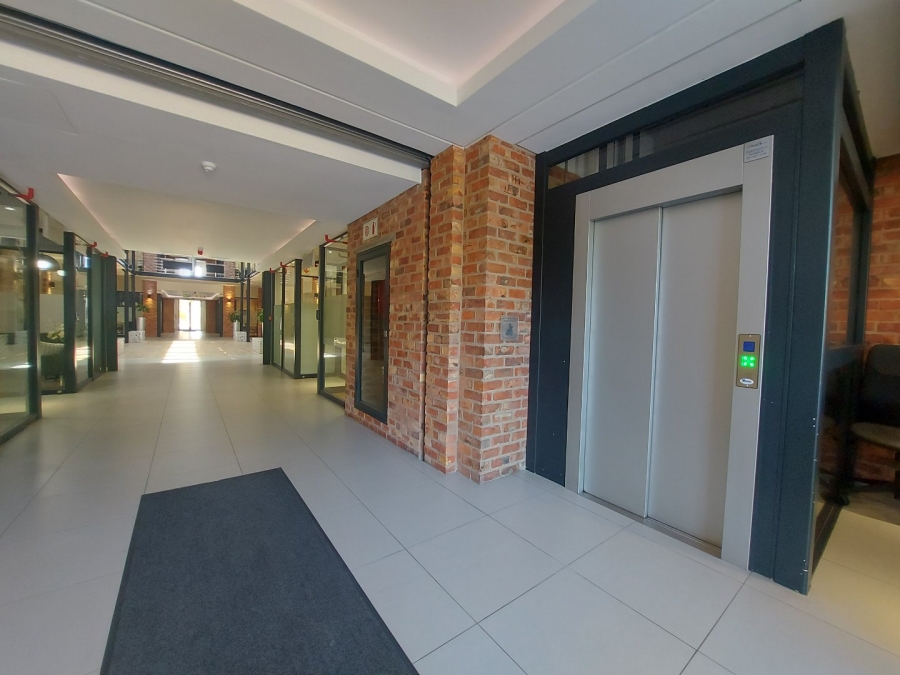 To Let commercial Property for Rent in Rondebosch Western Cape